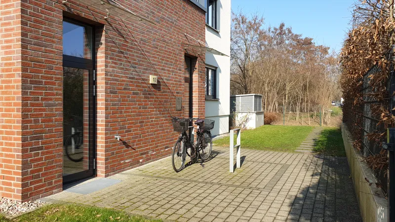 Schöne Zweizimmer-Wohnung mit Balkon und Einbauküche in Berlin-Lichterfelde (Steglitz) — photo 1